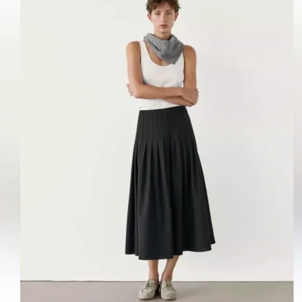 Massimo Dutti Flared midi skirt with seam details